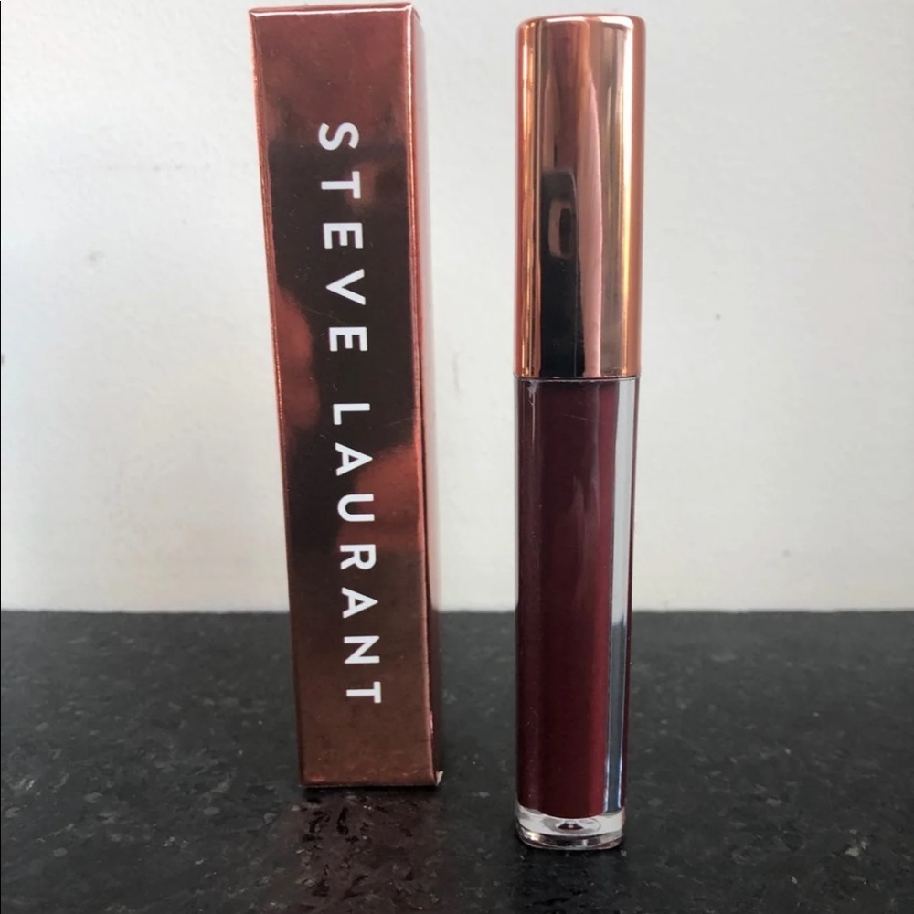 NWOT Steve Lavrant  lip gloss  eggplant